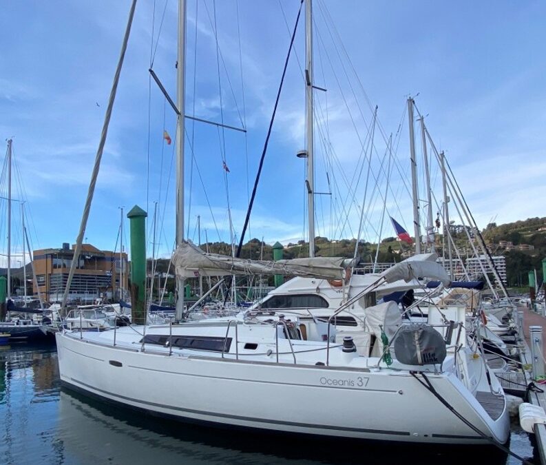 BENETEAU OCEANIS 37